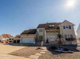 435 Bayview Ave, Bayville, NJ 08721