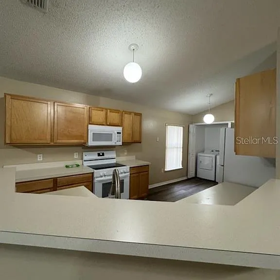 11706 Nimbus Ln — Photo 4