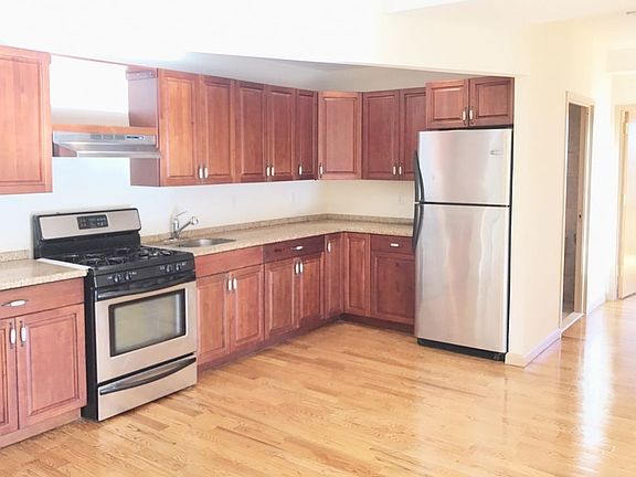 3rd image of 5828 44th Ave APT 5F