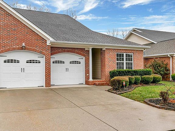 3rd image of 6235 Laramie Cir