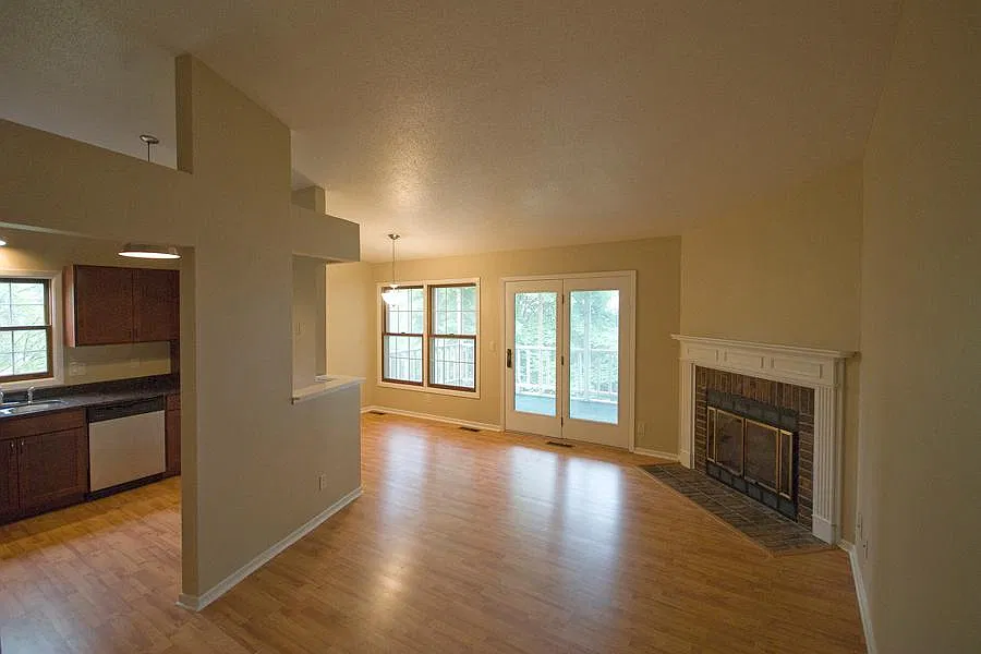 2 bed, 1040 sqft, $1,575 — Photo 3