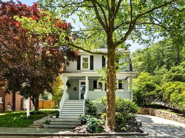 128 Blossom St, Arlington, MA 02474