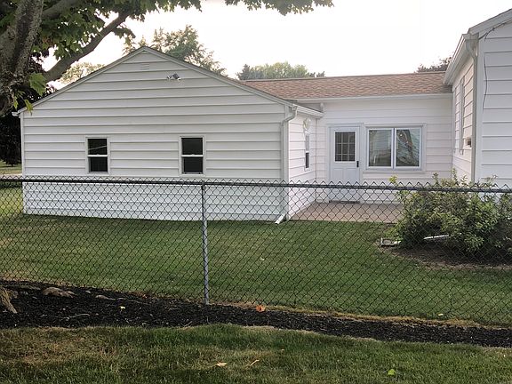 4th image of 8476 East Ave