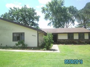 2702 E Battlefield Blvd, Bentonville, AR 72712