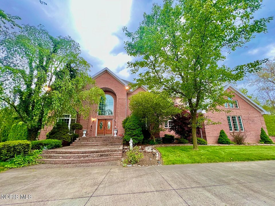 1st image of 106 Sycamore Woods Ln