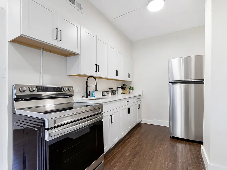 13476 Clifton Blvd #201 — Photo 4