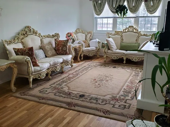 333 College Dr, Edison, NJ 08817