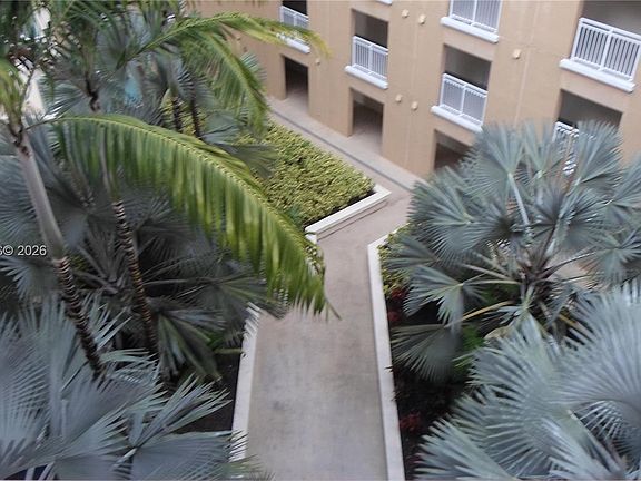 5th image of 7275 SW 90th Way #G 611