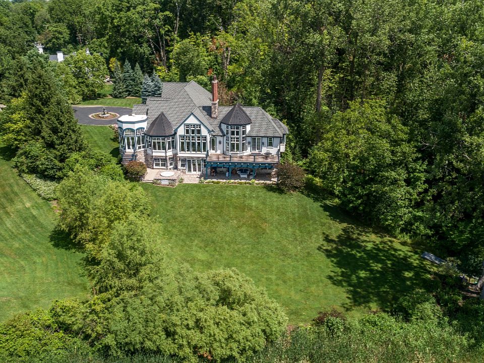 2640 Reeds Lake Ct SE, East Grand Rapids, MI 49506 Zillow