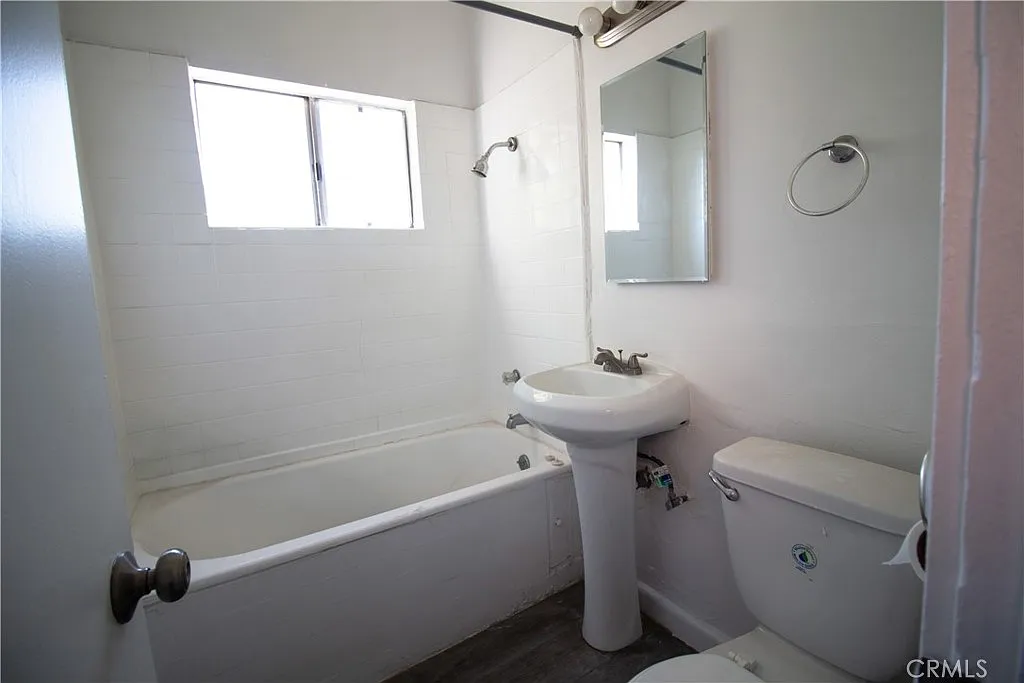 1 bed, 550 sqft, $1,700 — Photo 3