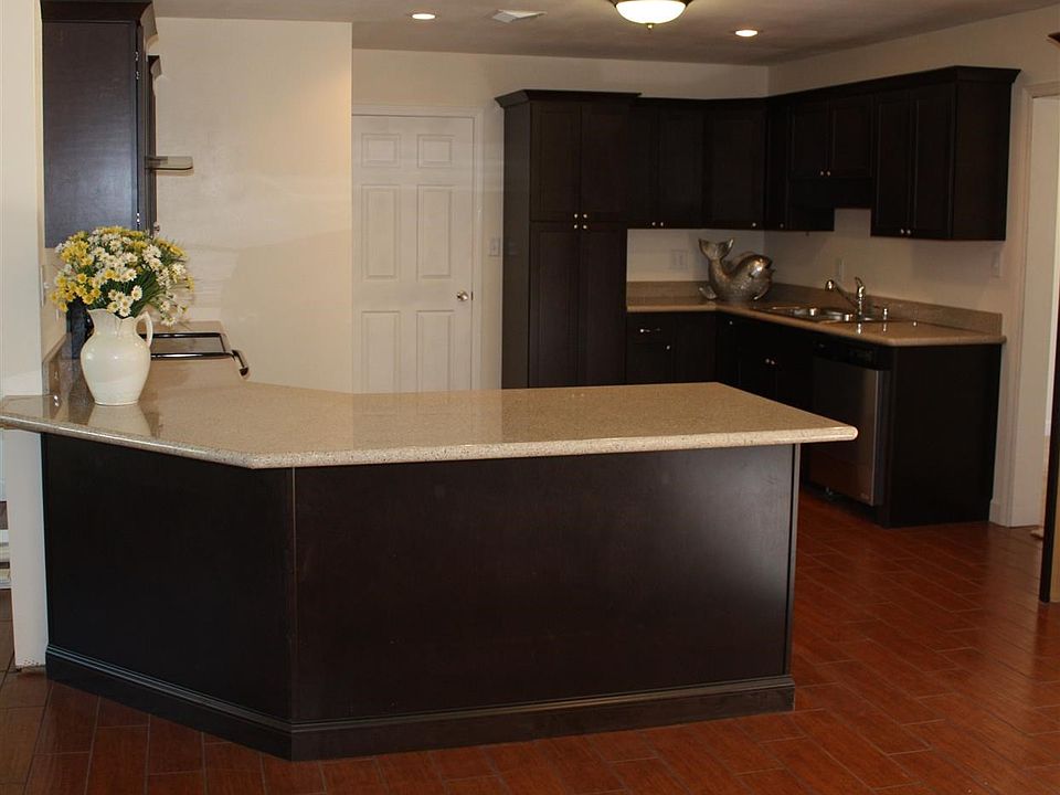 1st image of 5570 Peachtree Ct
