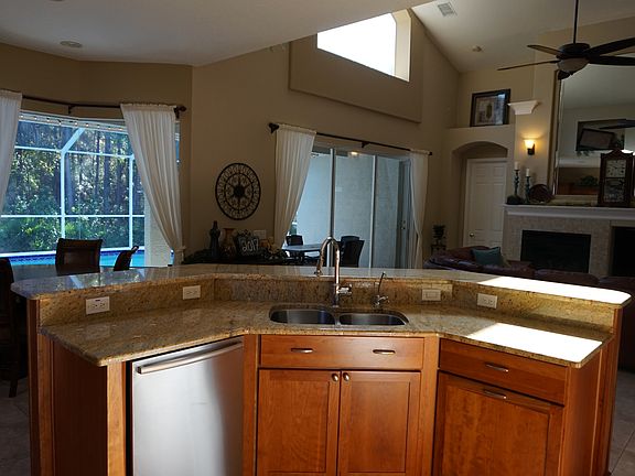4th image of 10432 Greendale Dr