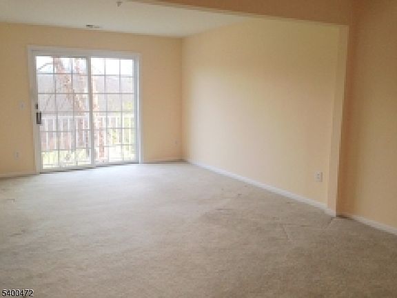 2nd image of 272 Potomac Dr