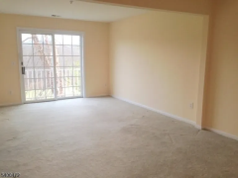272 Potomac Dr — Photo 2