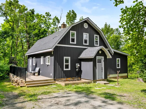 8 Library Rd, North Kawartha, ON K0L 2H0