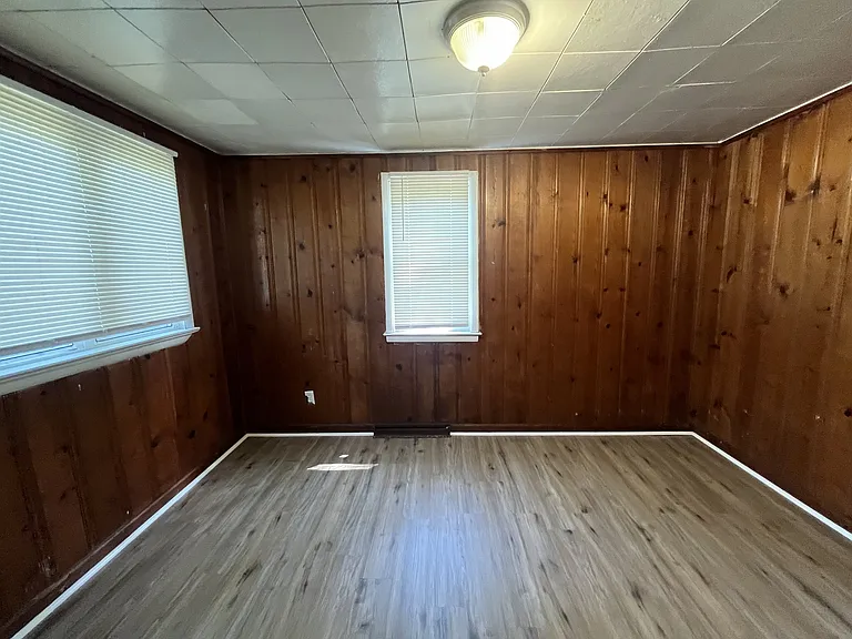 2337 Philo Ave — Photo 5