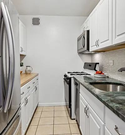 4th image of 165 W End Ave APT 10P