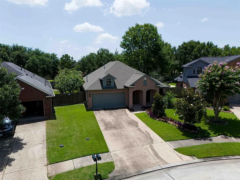 421 Livingstone Ln — Photo 24