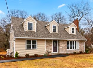 12 Forest St, Wilmington, MA 01887