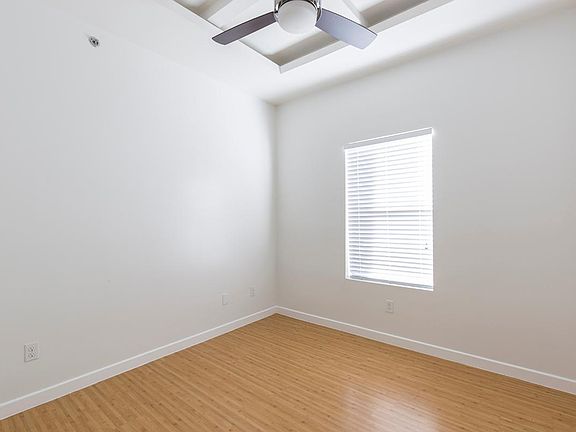 5th image of 3000 S L St #B