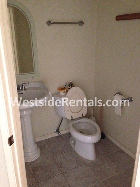 2nd image of 1037 N Vista St APT 103