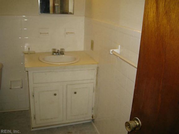5th image of 2323 E Virginia Beach Blvd APT C9