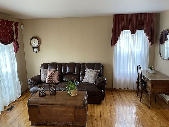 4th image of 38446 N Creek Ct