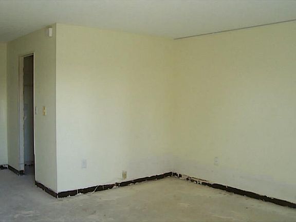 4th image of 135 NE 202nd Ter #N30