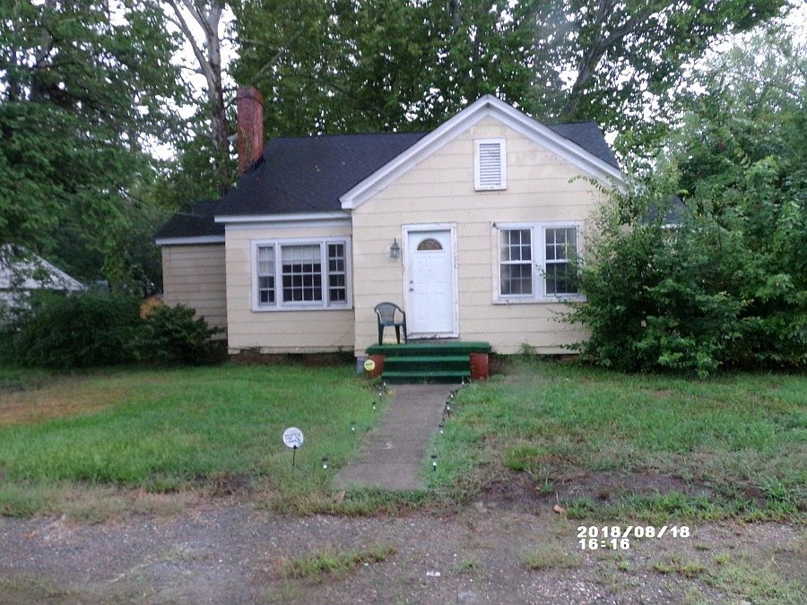 1st image of 1100 Blackstone Ave