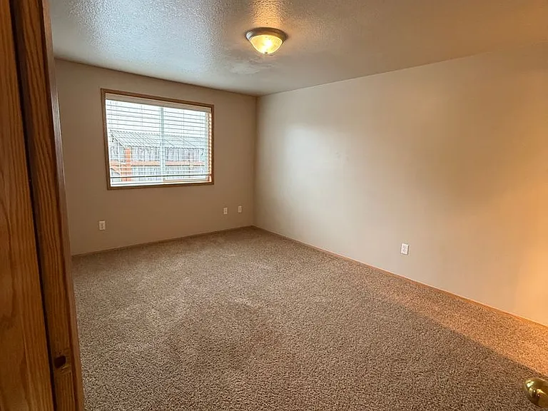 2179 Dahlia St — Photo 9