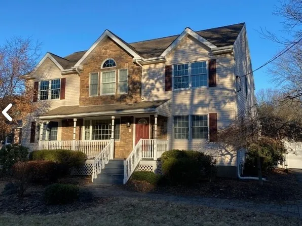 68 W End Ave, Pompton Plains, NJ 07444