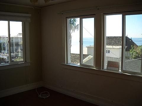 4th image of 117 1/2 8th St Suite 2