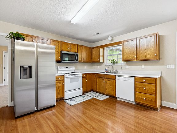 5th image of 4004 Kingdom Ln