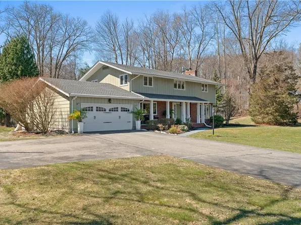 22 Kennedy Blvd, Lincoln, RI 02865