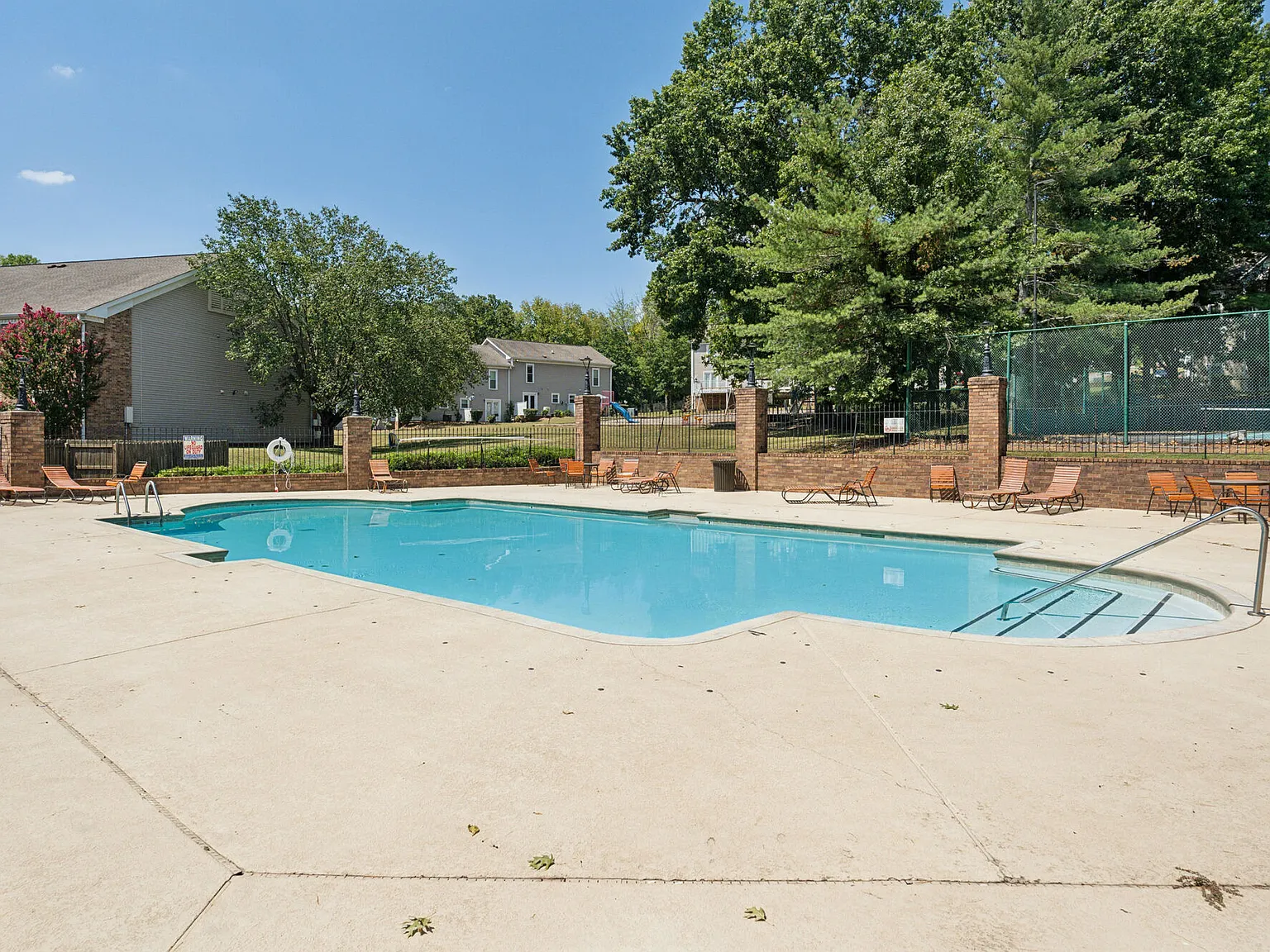Piccadilly Apartments — Photo 3