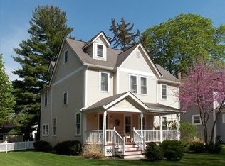 1002 S 4th St, St Charles, IL 60174