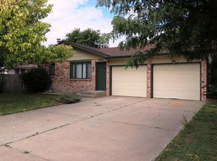2203 N Apache Dr, Garden City, KS 67846