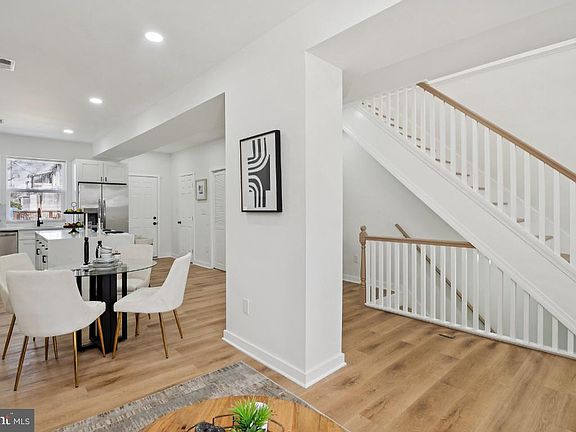 5th image of 3004 Oakley Ave