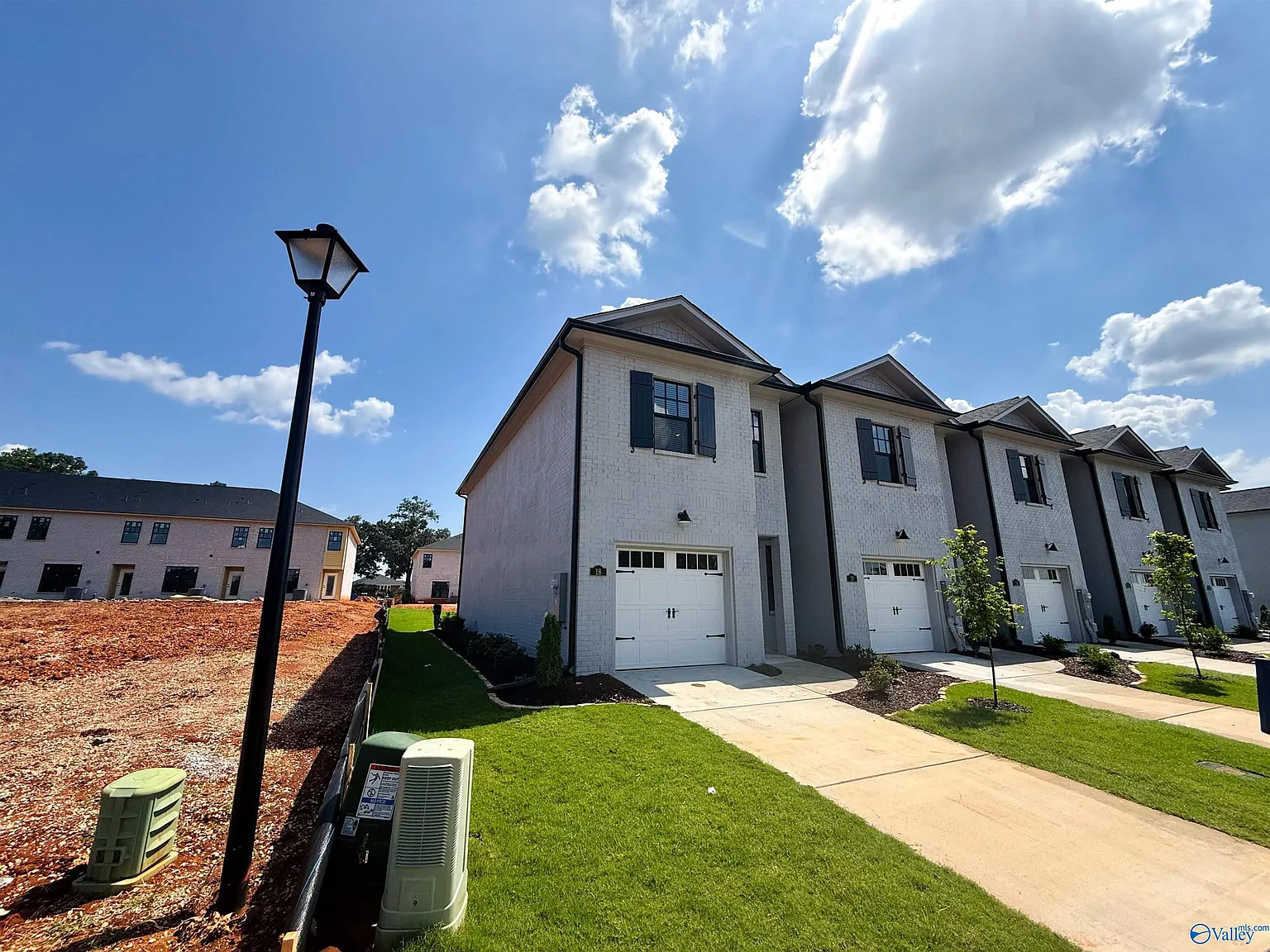3 bed, 2.0 bath, 1629 sqft, $1,950 — Photo 4