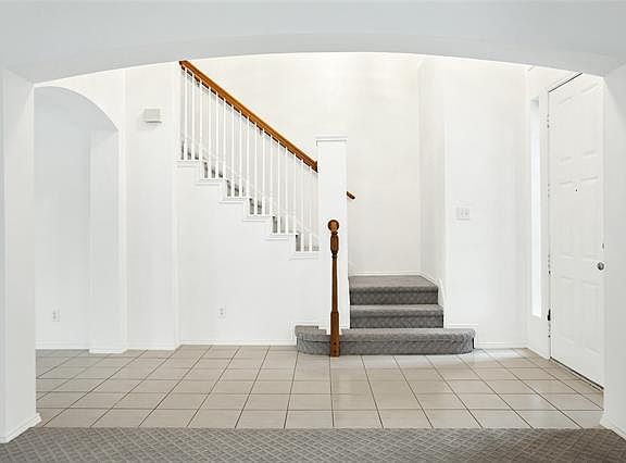 3rd image of 1684 Castle Rock Dr