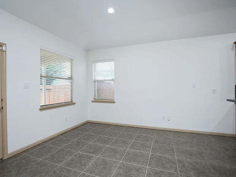 7042 Windy Run Ct — Photo 14