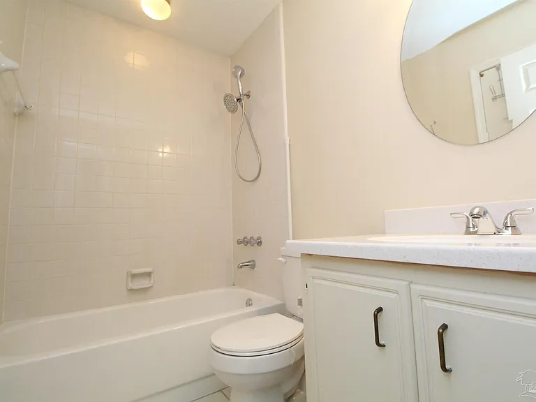 8154 Treetop Ln — Photo 12