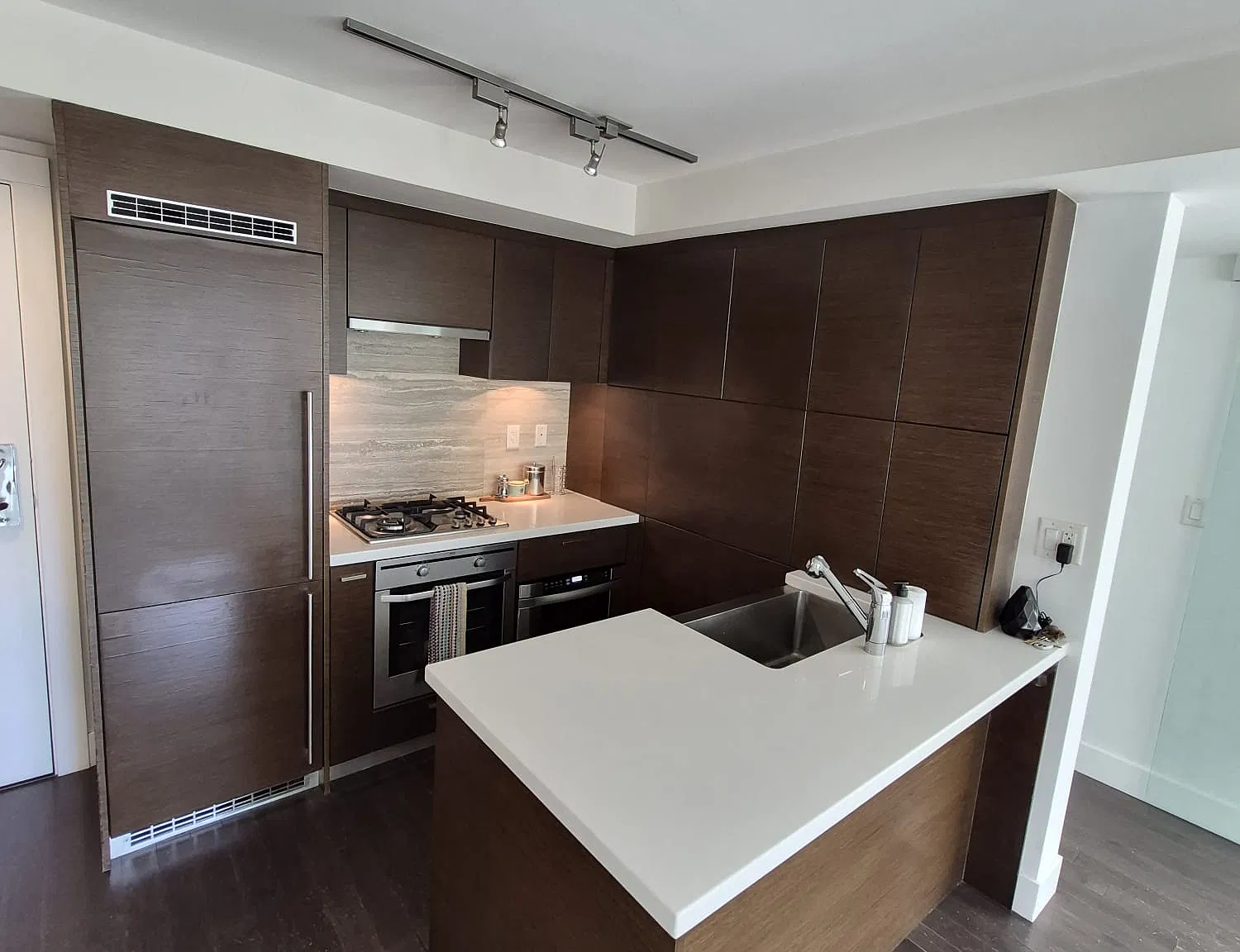 1 bed, 550 sqft, $2,550 — Photo 4