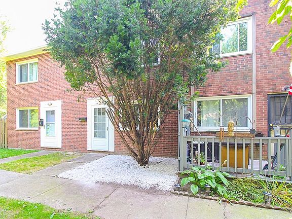 3rd image of 6031 Glenway Dr APT J