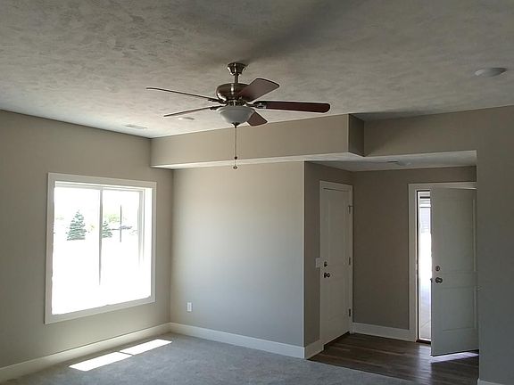 5th image of 7924 S 39th St