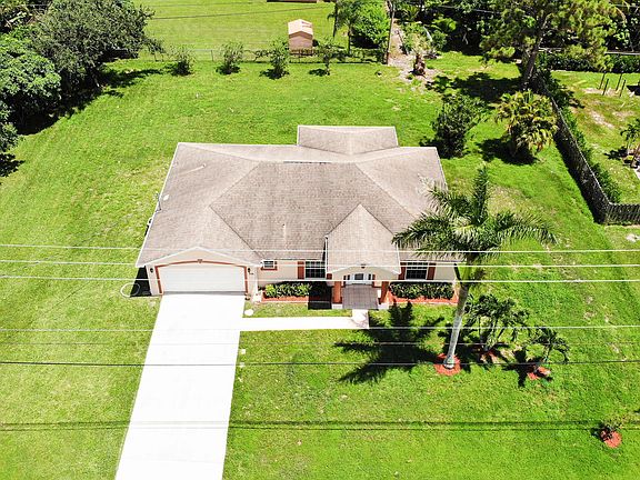 2nd image of 336 SW Paar Dr