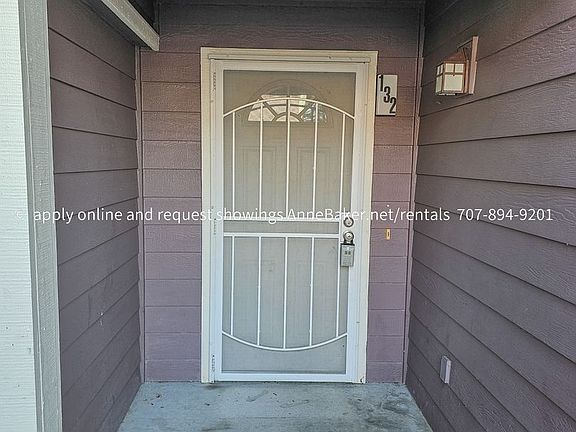 3rd image of 132 Treadway Ct