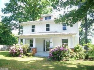 1996 W Clemmonsville Rd, Winston Salem, NC 27127