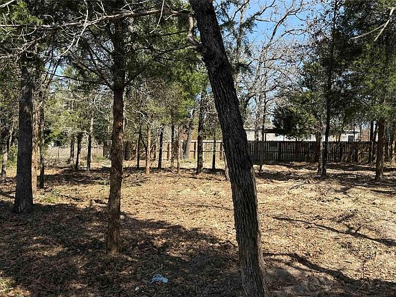 3rd image of 160 Los Robles Rd