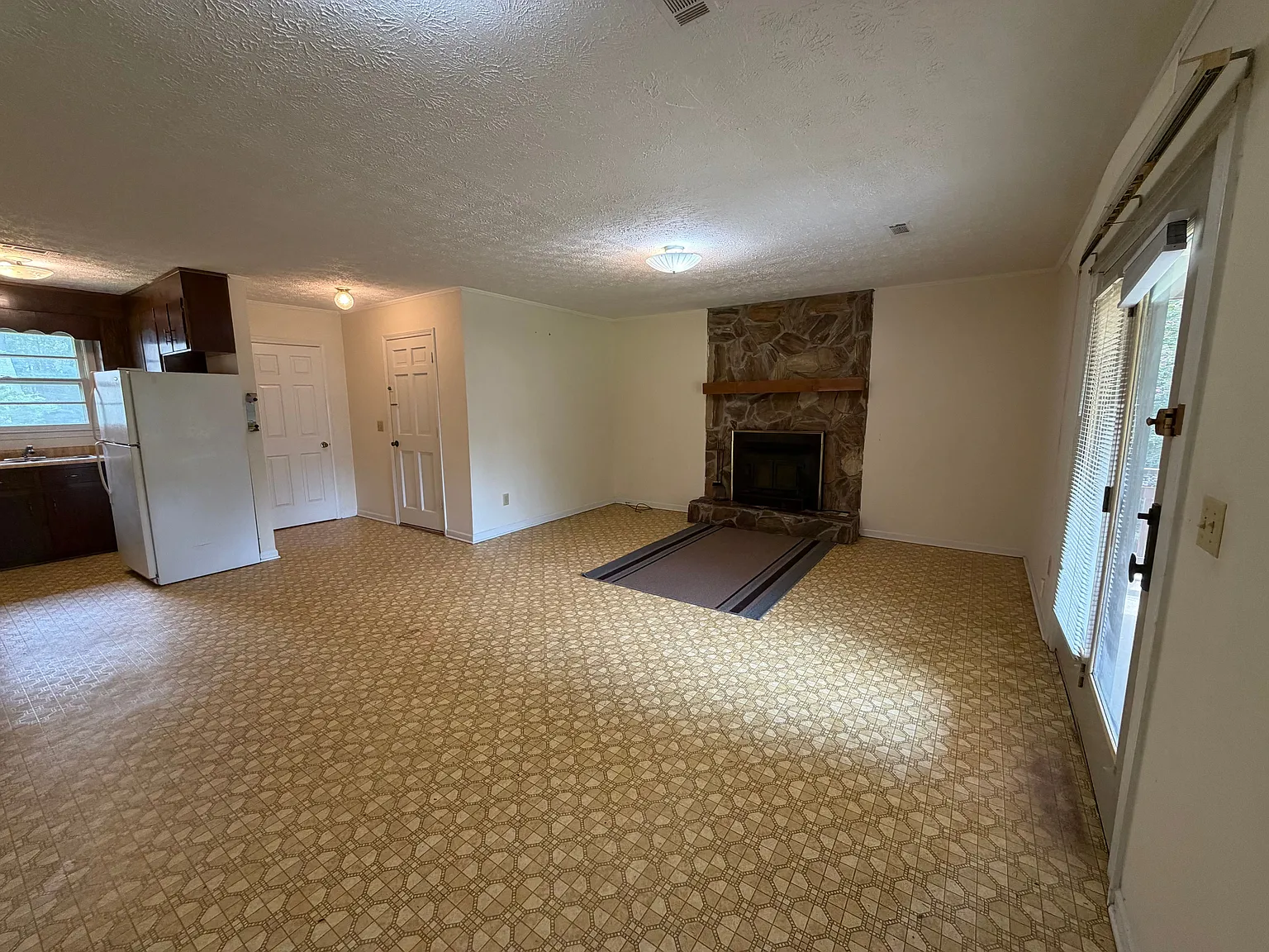 2 bed, 1.0 bath, $1,000 — Photo 3